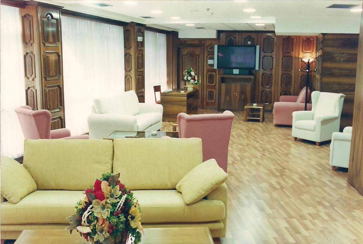 Hotel Princess Ουρένσε Εξωτερικό φωτογραφία