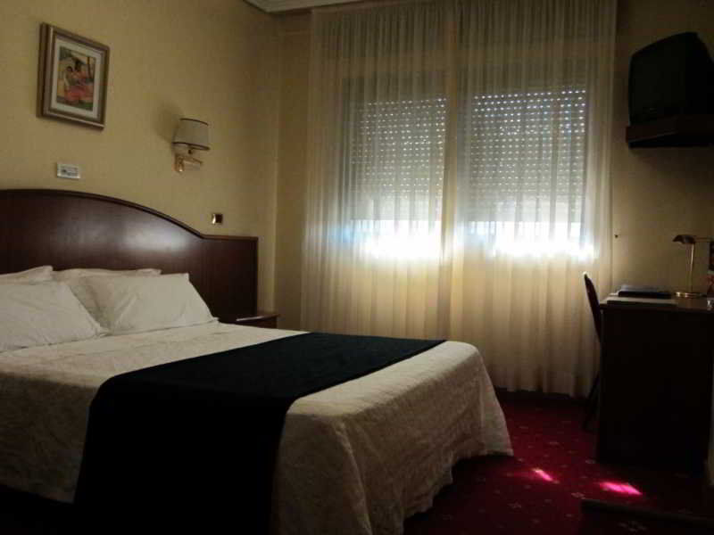 Hotel Princess Ουρένσε Εξωτερικό φωτογραφία