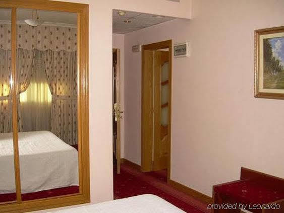 Hotel Princess Ουρένσε Δωμάτιο φωτογραφία