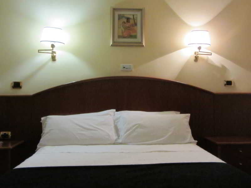 Hotel Princess Ουρένσε Εξωτερικό φωτογραφία